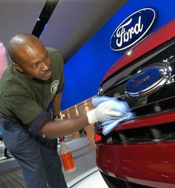 Ford Edge Receives Finishing Touches at NAIAS